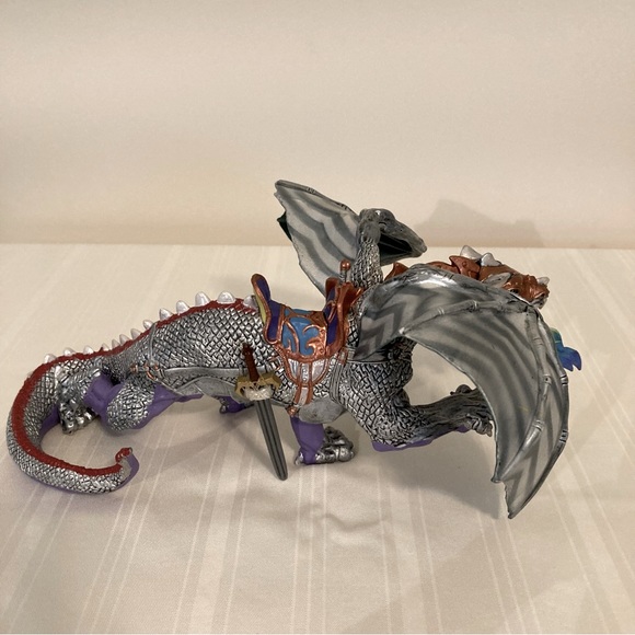 Papo 2007 Silver Fire Breathing Drago w/Bronze Armor Blue Flame Includes sword - Picture 6 of 9